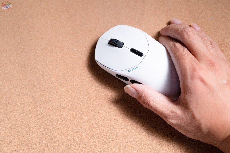 超轻量级电竞体验，还有8K超高回报率，雷柏VT1 Air MAX上手