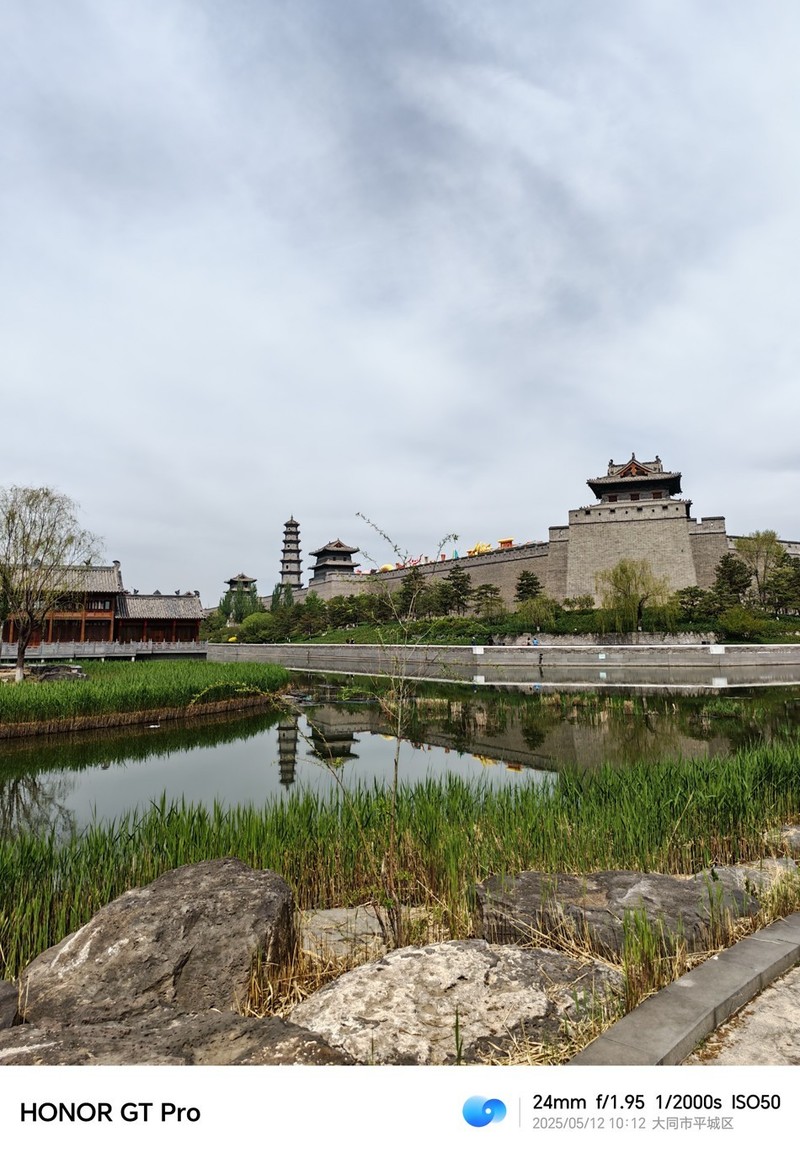 那个荣耀带着GT Pro回来了？配置堆满，没短板！跑分350万断崖领先