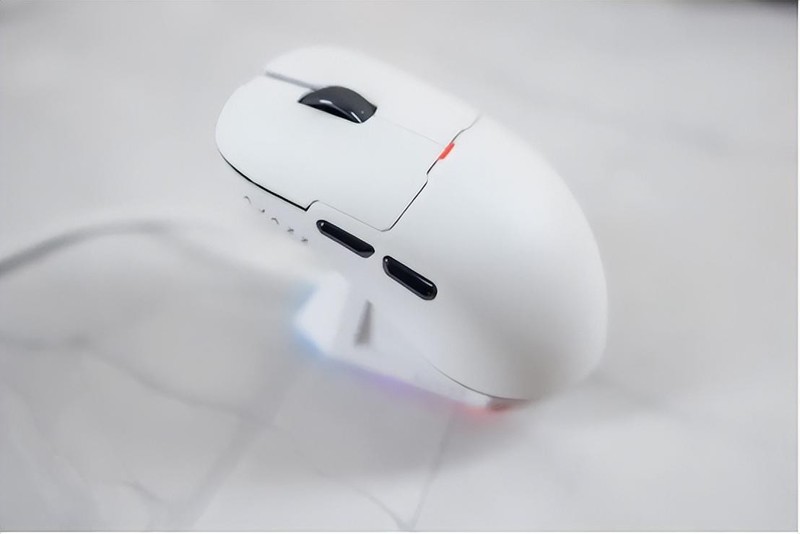 标配充电底座，配置强大手感好，黑爵AJ159 Pro三模电竞鼠标体验