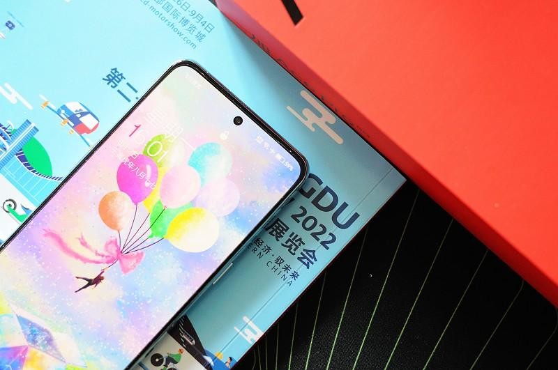 有颜有值的性能手机新标杆：一加Ace Pro深度体验