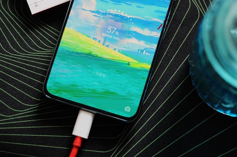 有颜有值的性能手机新标杆：一加Ace Pro深度体验