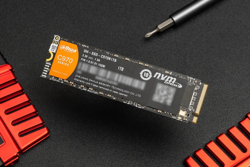 双十一买点啥？小金库太薄只搞了块PCIe4.0 SSD，大华存储C970体验