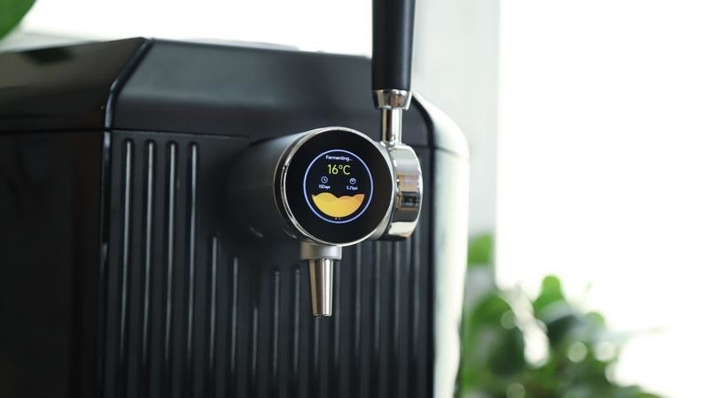 从买酒喝到自酿鲜啤喝爱咕噜F1智能胶囊啤酒酿造机上线小米有品