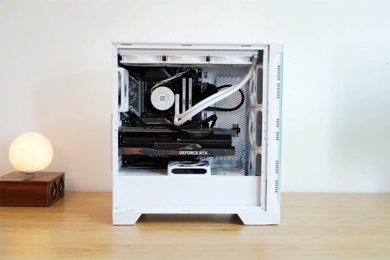 “宙斯降临”，一键掌控电竞世界：微星宙斯盾钛游戏主机分享！