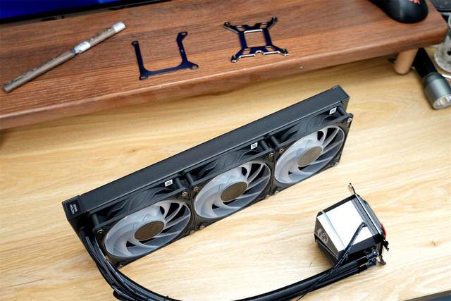 微星MAG A15 360冰刃登场：水冷界新“搅局者”有何绝招？