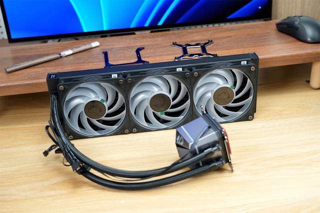 微星MAG A15 360冰刃登场：水冷界新“搅局者”有何绝招？