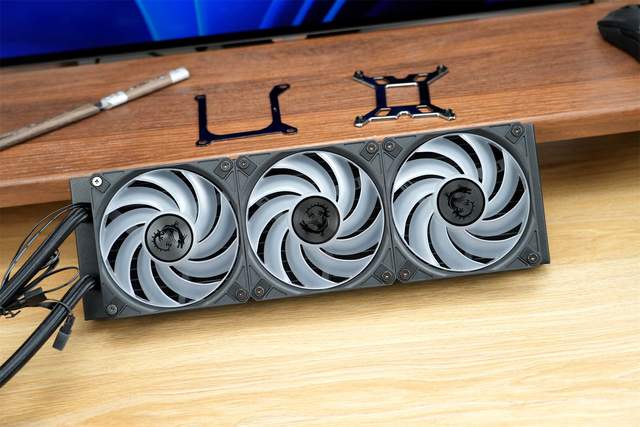 微星MAG A15 360冰刃登场：水冷界新“搅局者”有何绝招？