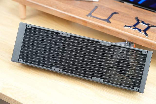 微星MAG A15 360冰刃登场：水冷界新“搅局者”有何绝招？