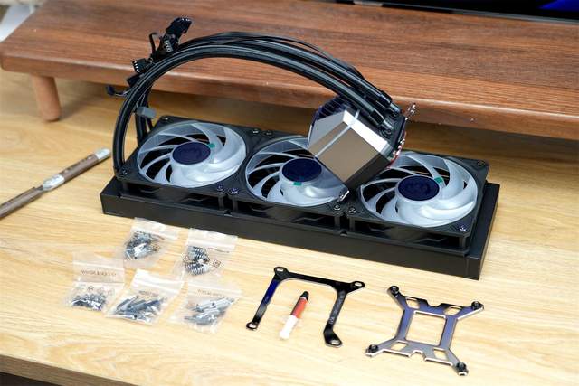 微星MAG A15 360冰刃登场：水冷界新“搅局者”有何绝招？