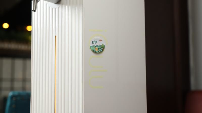 为了这一口新鲜 爱咕噜F1智能胶囊啤酒酿造机