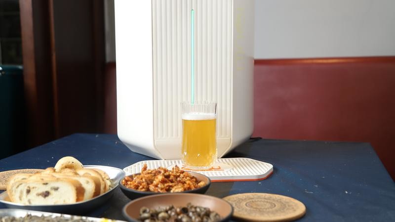 为了这一口新鲜 爱咕噜F1智能胶囊啤酒酿造机