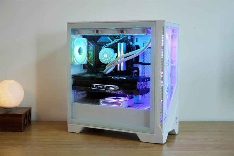 “宙斯降临”，一键掌控电竞世界：微星宙斯盾钛游戏主机分享！