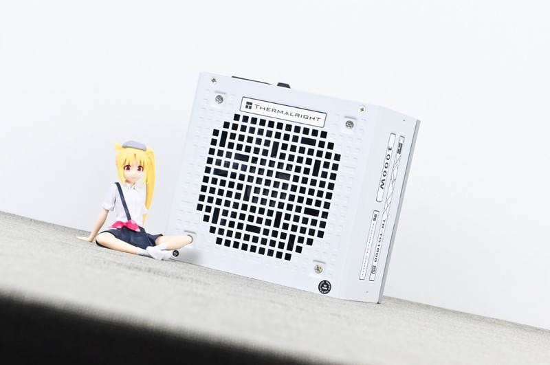 利民TG1000压纹线版金牌全模组电源开箱：线材升级+独特配色