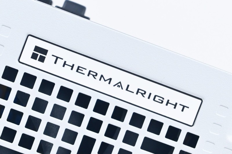 利民TG1000压纹线版金牌全模组电源开箱：线材升级+独特配色