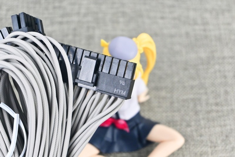 利民TG1000压纹线版金牌全模组电源开箱：线材升级+独特配色