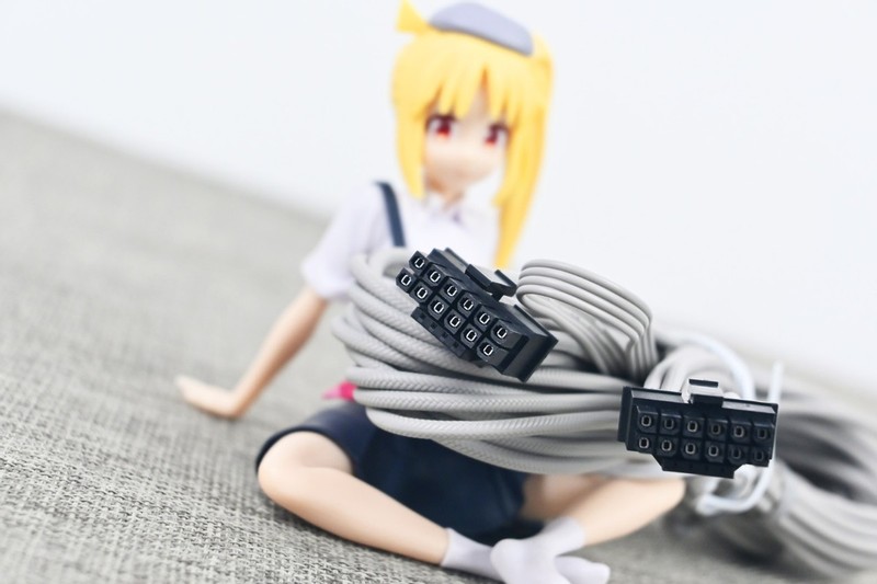 利民TG1000压纹线版金牌全模组电源开箱：线材升级+独特配色