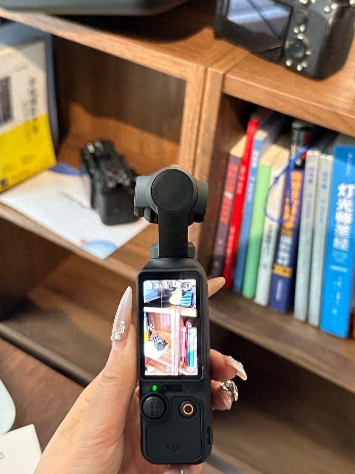 个人拍vlog，要不要买大疆pocket3？