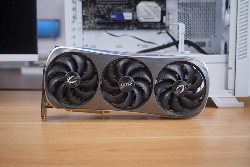 性能强悍，价格内卷-索泰RTX 4080 AMP EXTREME AIRO表现不错。