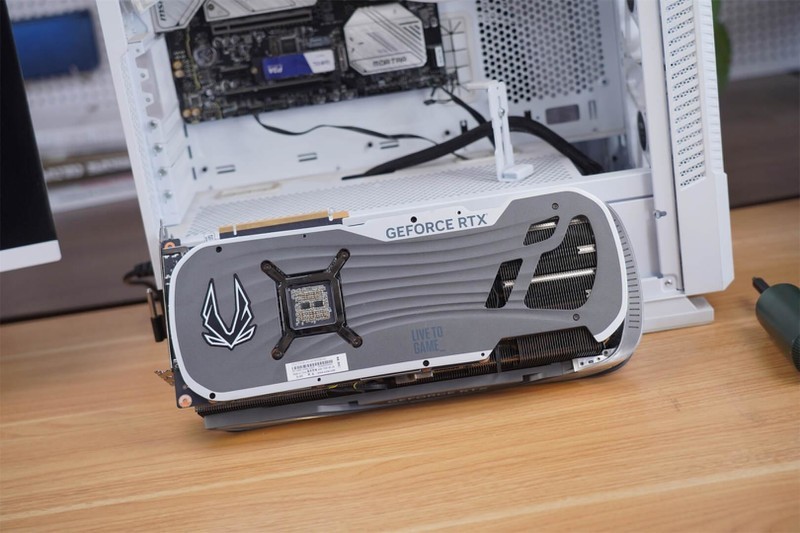 性能强悍，价格内卷-索泰RTX 4080 AMP EXTREME AIRO表现不错。