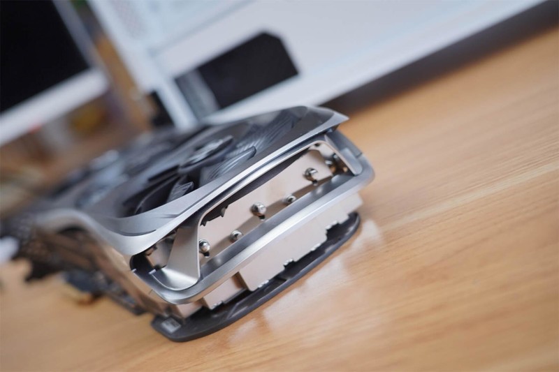 性能强悍，价格内卷-索泰RTX 4080 AMP EXTREME AIRO表现不错。