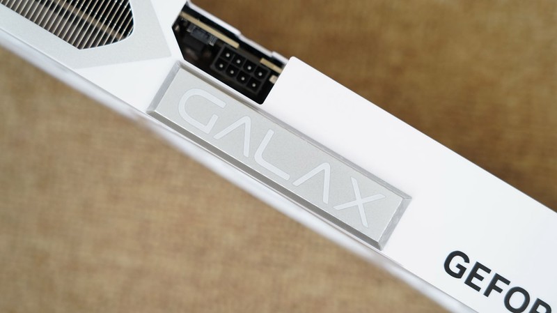 离平民玩家更近一步，影驰 RTX 5060 Ti 圣刃首发评测