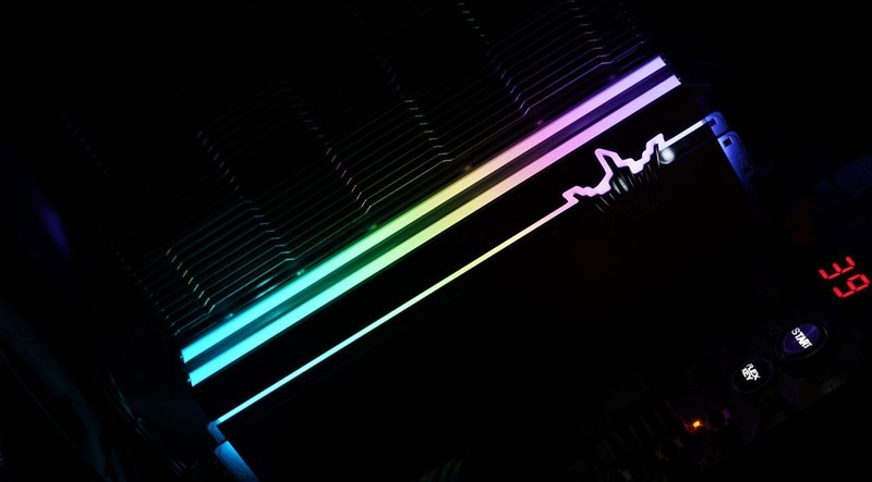 离平民玩家更近一步，影驰 RTX 5060 Ti 圣刃首发评测