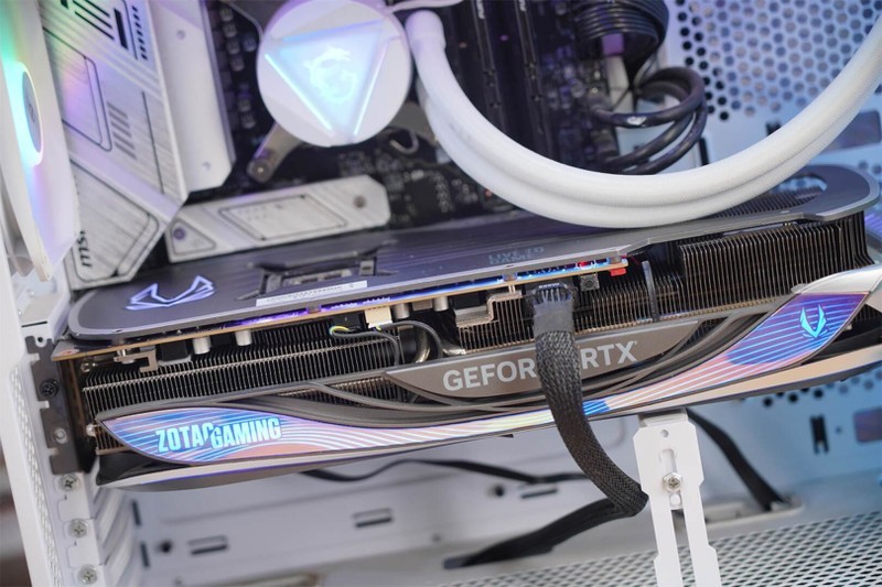 性能强悍，价格内卷-索泰RTX 4080 AMP EXTREME AIRO表现不错。