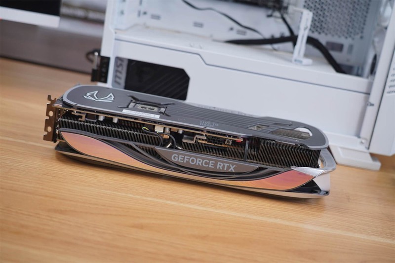 性能强悍，价格内卷-索泰RTX 4080 AMP EXTREME AIRO表现不错。