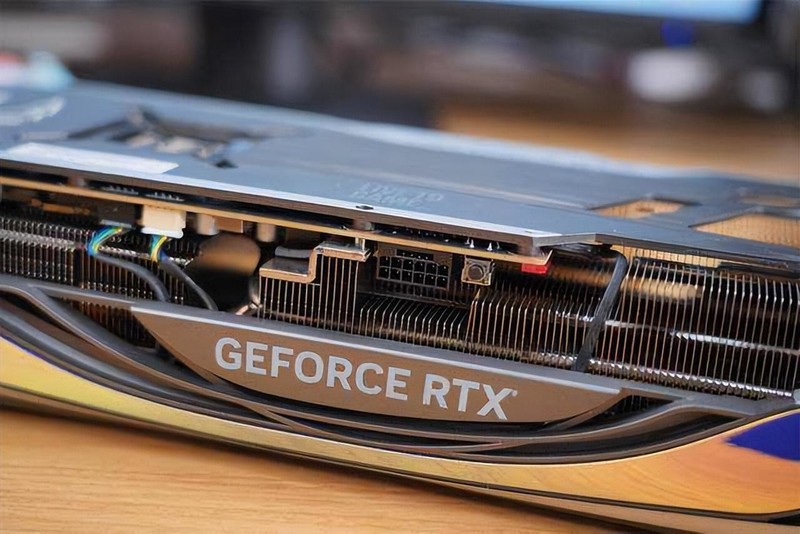 性能强悍，价格内卷-索泰RTX 4080 AMP EXTREME AIRO表现不错。