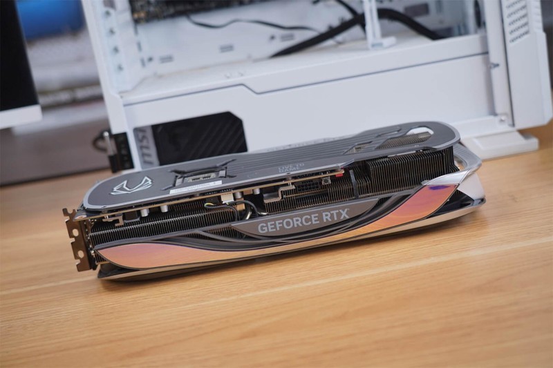 性能强悍，价格内卷-索泰RTX 4080 AMP EXTREME AIRO表现不错。