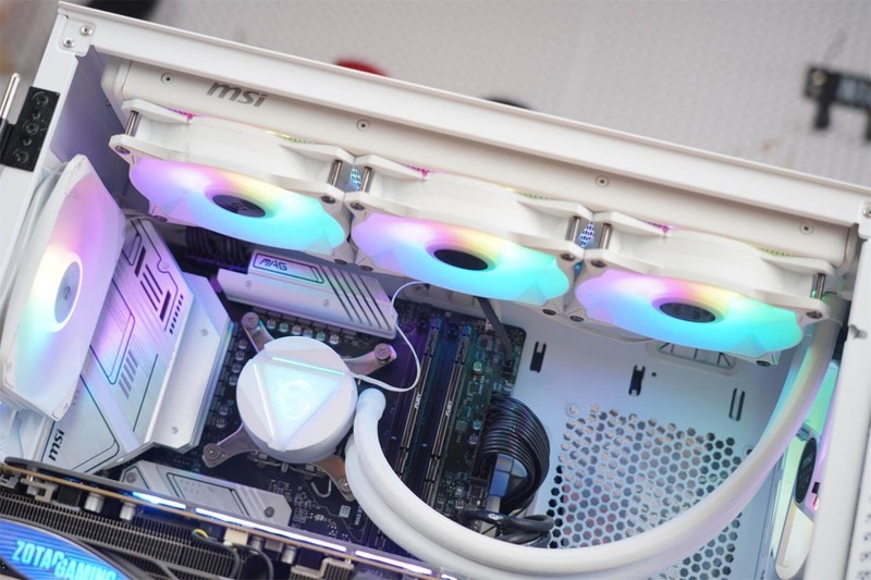 性能强悍，价格内卷-索泰RTX 4080 AMP EXTREME AIRO表现不错。