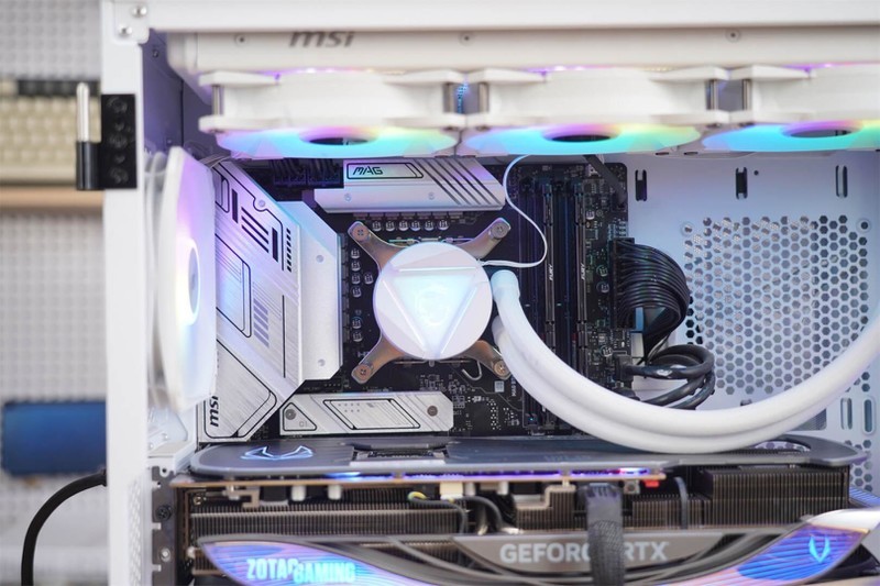 性能强悍，价格内卷-索泰RTX 4080 AMP EXTREME AIRO表现不错。