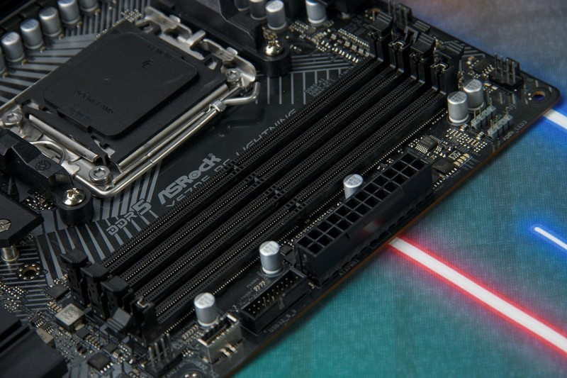 极具性价比，华擎X670E闪电风暴开箱测试