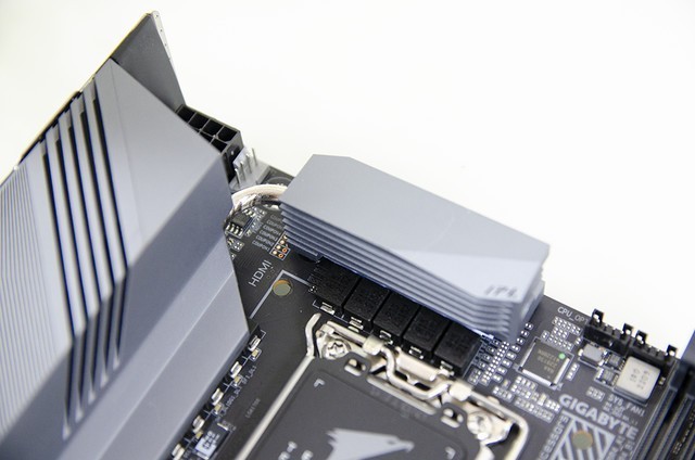 性能直逼两万多元的MacBook Pro，打造可以横着走的“小钢炮”