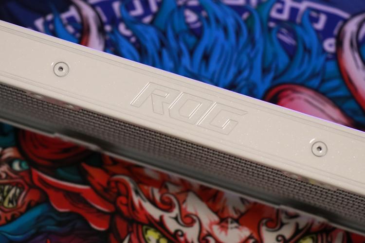 白色装机首选水冷~ROG飞龙2吹雪水冷散热、艾湃电竞GTR850MW电源