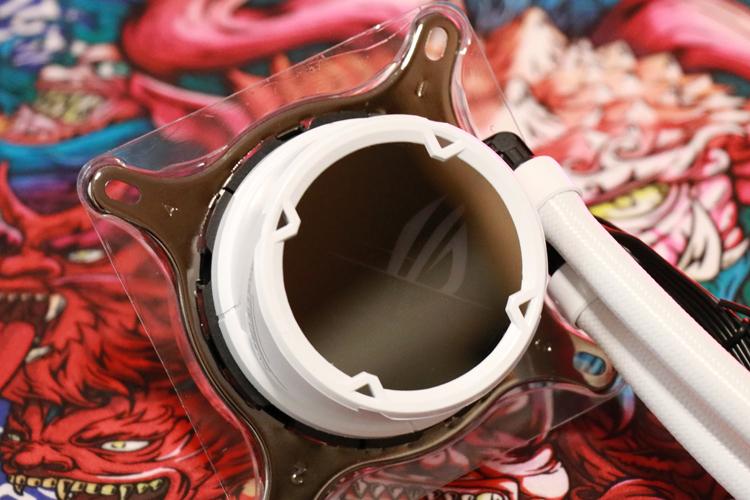 白色装机首选水冷~ROG飞龙2吹雪水冷散热、艾湃电竞GTR850MW电源