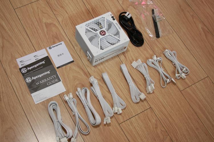 白色装机首选水冷~ROG飞龙2吹雪水冷散热、艾湃电竞GTR850MW电源