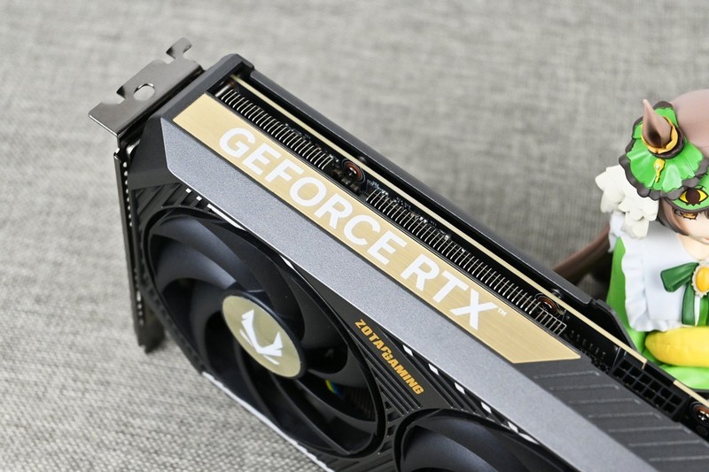 索泰 RTX 5070 SOLID OC游戏显卡拆解评测：扎实用料+优秀散热