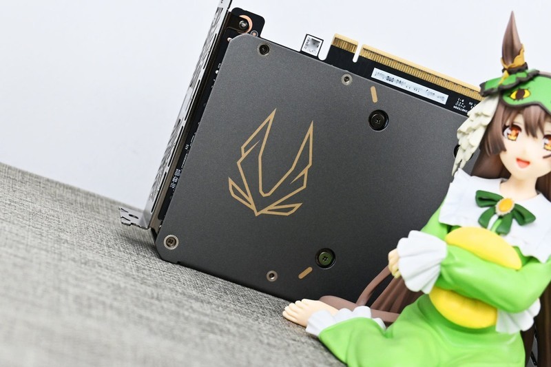 索泰 RTX 5070 SOLID OC游戏显卡拆解评测：扎实用料+优秀散热