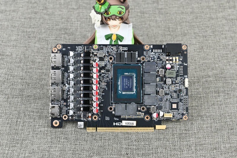 索泰 RTX 5070 SOLID OC游戏显卡拆解评测：扎实用料+优秀散热