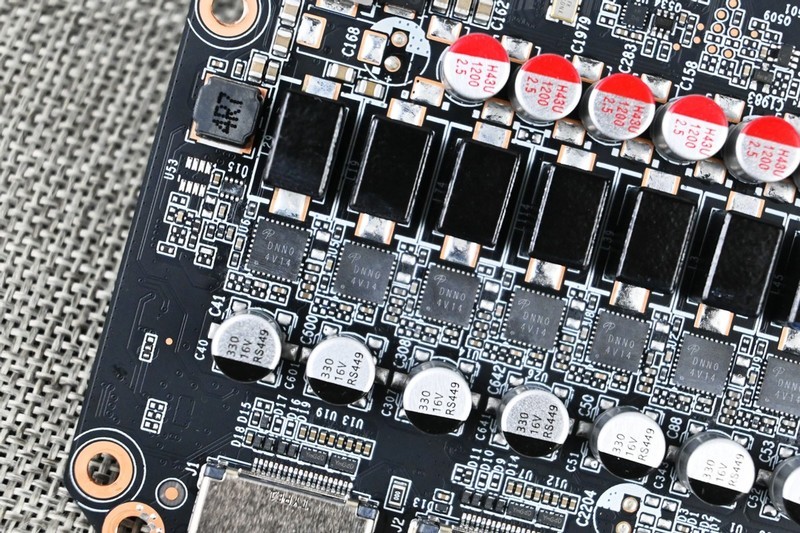 索泰 RTX 5070 SOLID OC游戏显卡拆解评测：扎实用料+优秀散热