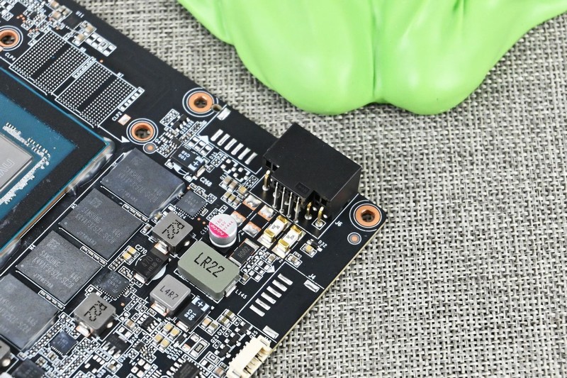 索泰 RTX 5070 SOLID OC游戏显卡拆解评测：扎实用料+优秀散热