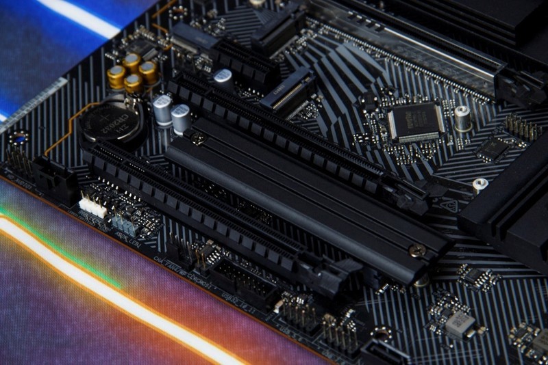 极具性价比，华擎X670E闪电风暴开箱测试