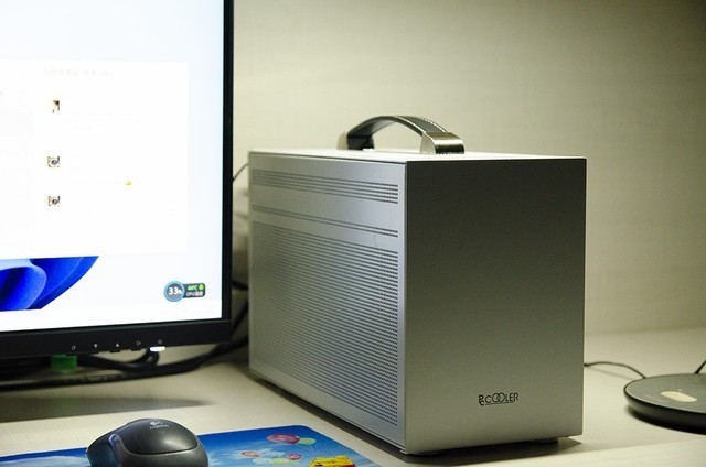 性能直逼两万多元的MacBook Pro，打造可以横着走的“小钢炮”