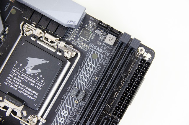 性能直逼两万多元的MacBook Pro，打造可以横着走的“小钢炮”