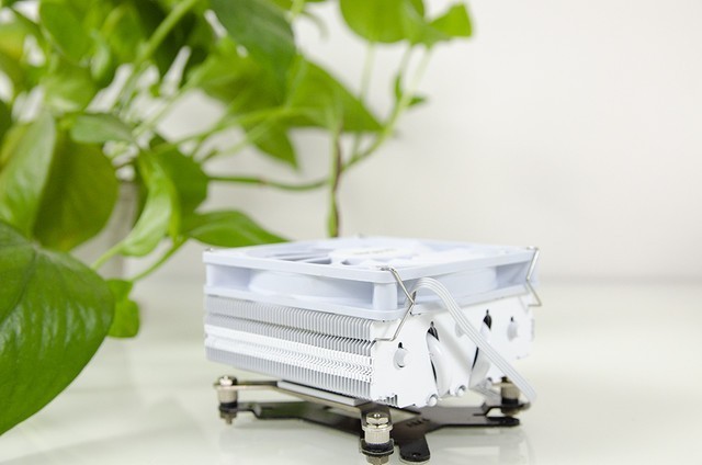 性能直逼两万多元的MacBook Pro，打造可以横着走的“小钢炮”