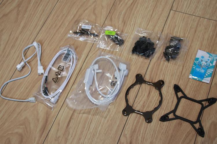 白色装机首选水冷~ROG飞龙2吹雪水冷散热、艾湃电竞GTR850MW电源