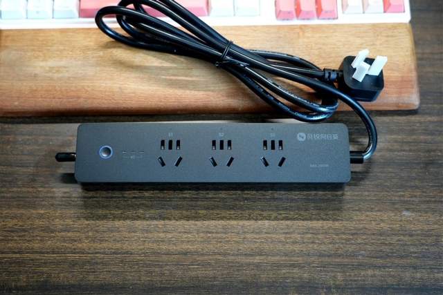 支持4G联网，可远程控制电脑，这个智能插线板有点料！
