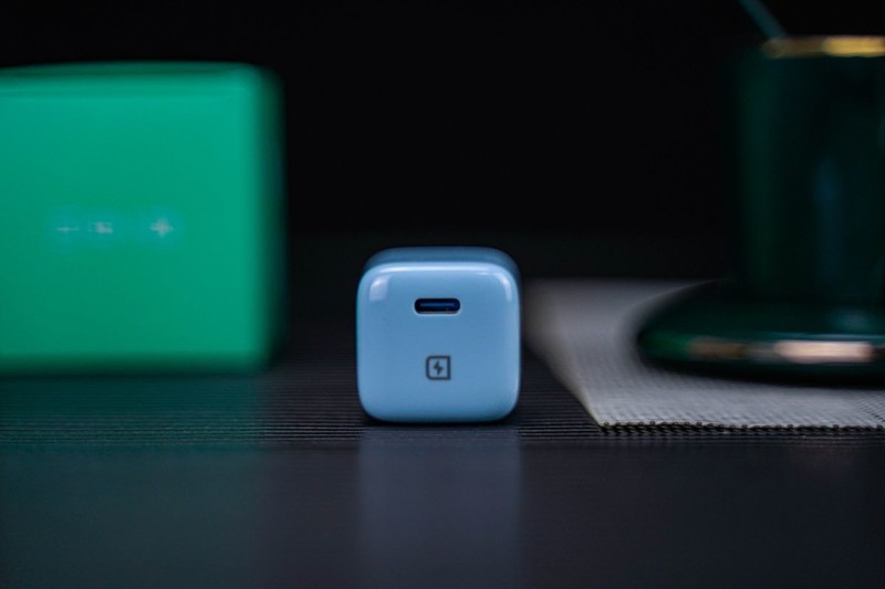 像个大号骰子，电小酷的这个充电器套装，好看又好用