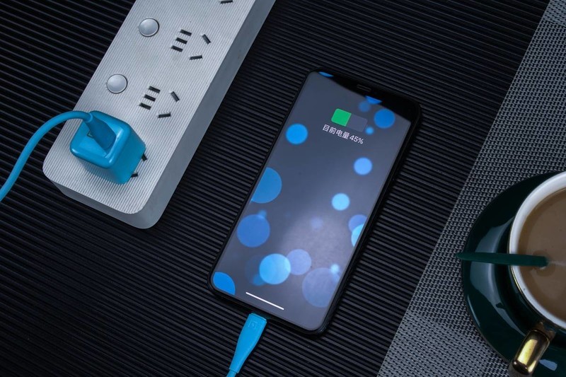 像个大号骰子，电小酷的这个充电器套装，好看又好用